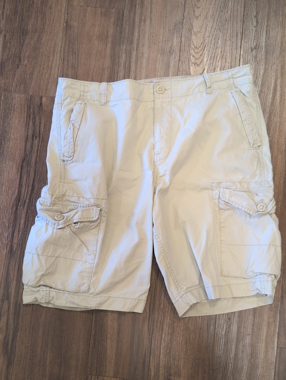 Old Navy Light Tan Shorts Cargo Pockets